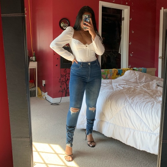 *SOLD* 🌿2/$30🌿 Denim Distressed Skinny Jeans - Picture 1 of 2